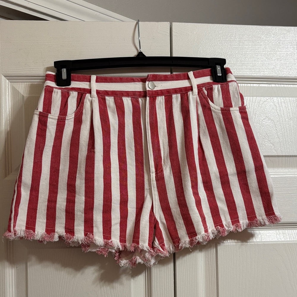 NEW Gilli Red and White Striped High-Rise Jean Shorts